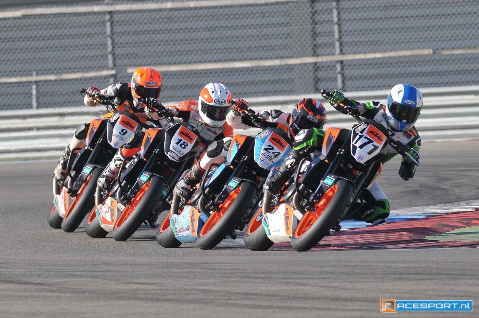 KTM Duke Battle race