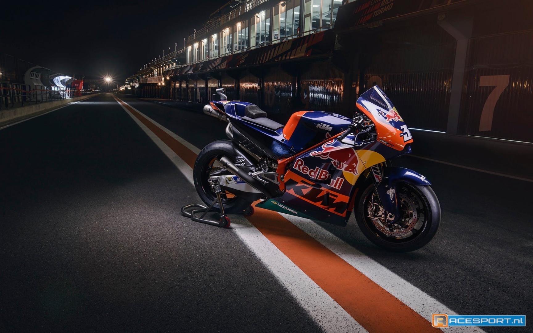 ktm-road-roll-out