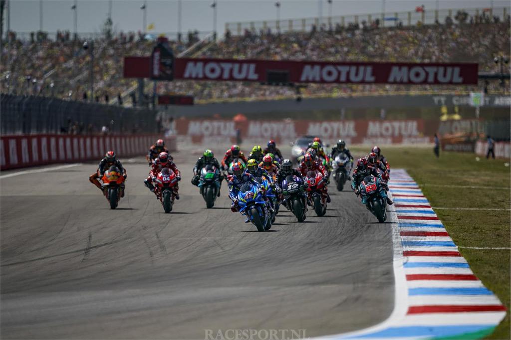 start-motogp-race-assen-2019