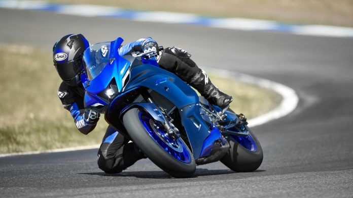 yamaha-r7