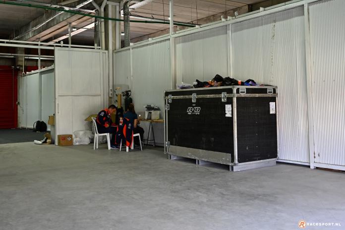 ktm-ajo-pitbox