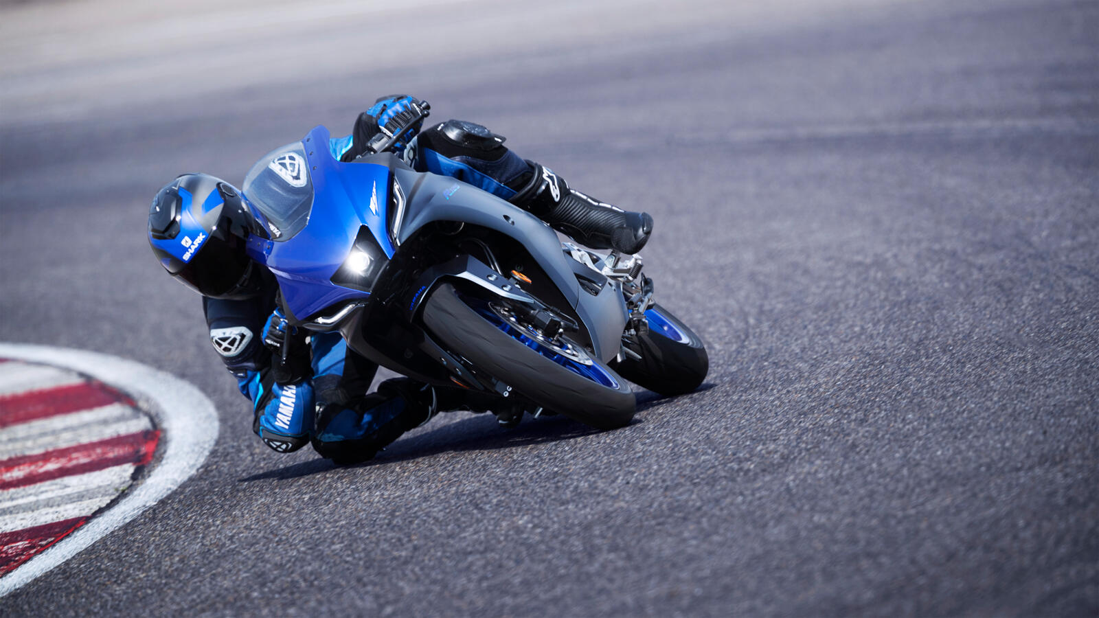 2023_YAM_YZF-R125_EU_DPBMC_ACT_003_03_preview