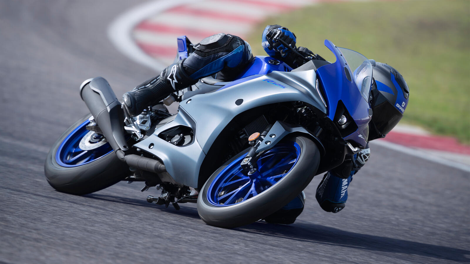 2023_YAM_YZF-R125_EU_DPBMC_ACT_005_03_preview