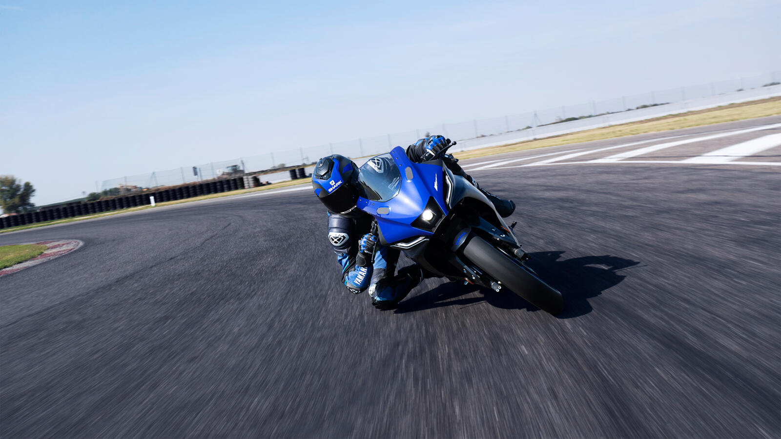 2023_YAM_YZF-R125_EU_DPBMC_ACT_006_03_preview