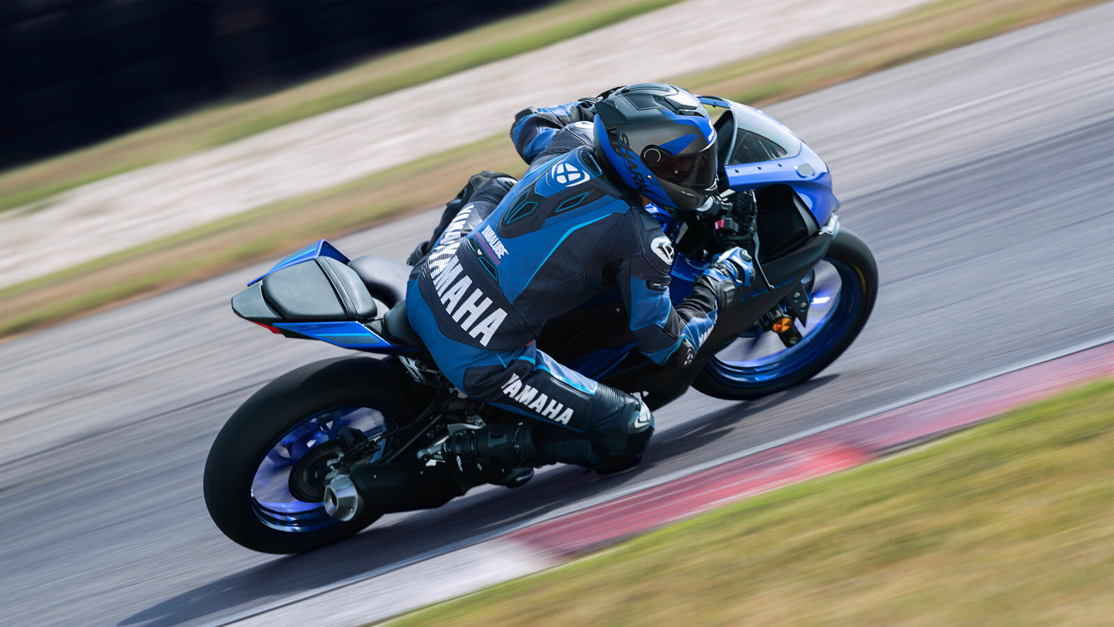 2023_YAM_YZF-R125_EU_DPBMC_ACT_010_03_preview