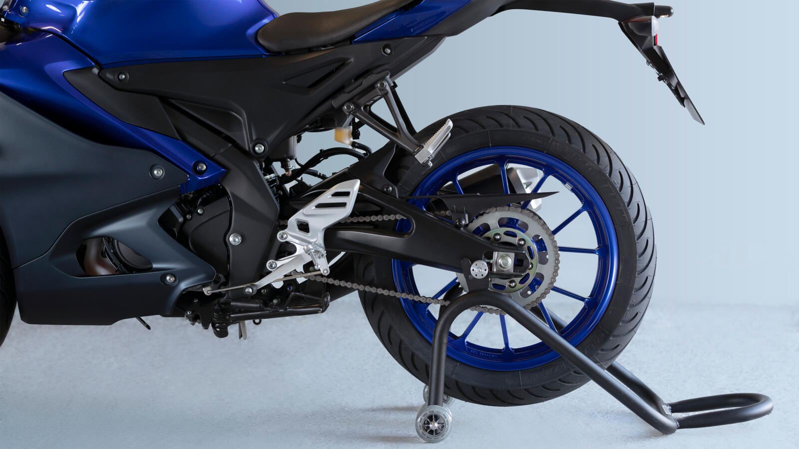 2023_YAM_YZF-R125_EU_DPBMC_DET_008_03_preview