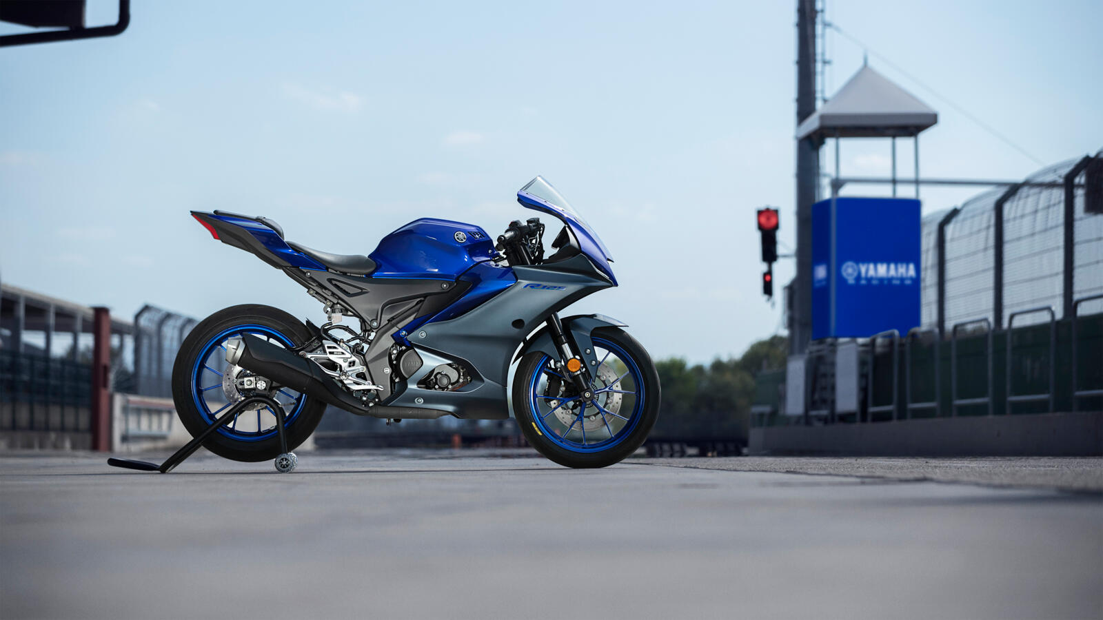 2023_YAM_YZF-R125_EU_DPBMC_STA_007_03_preview