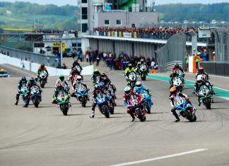 Start IDM Superbike Race 1 Sachsenring