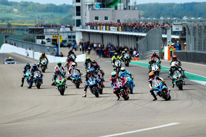 Start IDM Superbike Race 1 Sachsenring