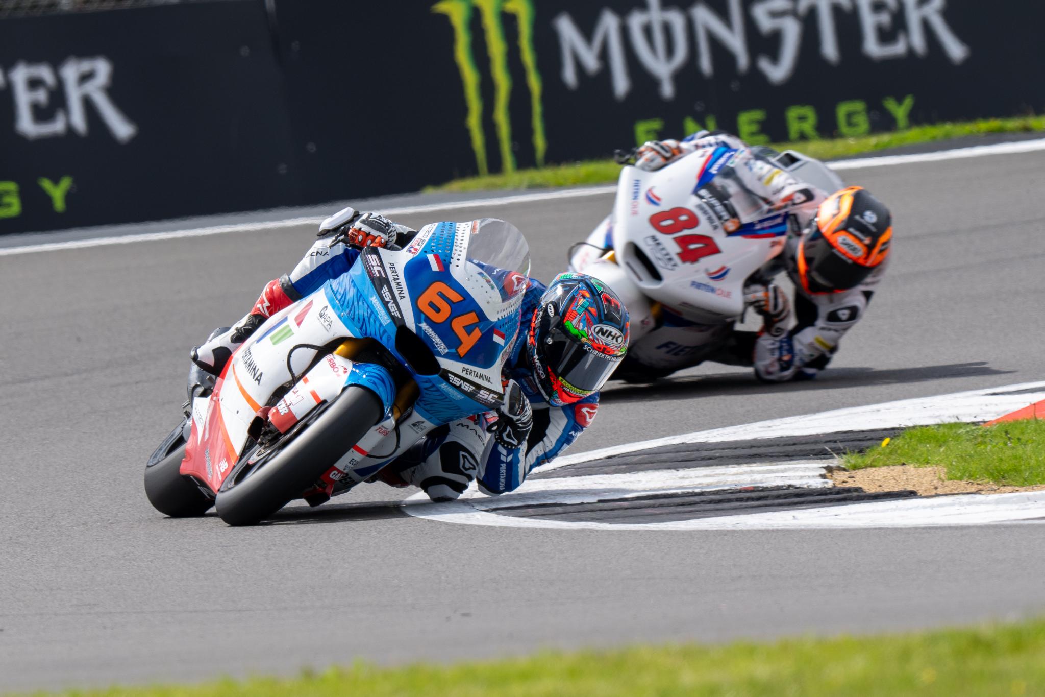 Bo Bendsneyder (P17) en Zonta van den Goorbergh (P20) over hun race in Silverstone Bo Bendsneyder (P17) en Zonta van den Goorbergh (P20) over hun race in Silverstone