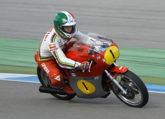 Giacomo Agostini MV foto Henk Teerink