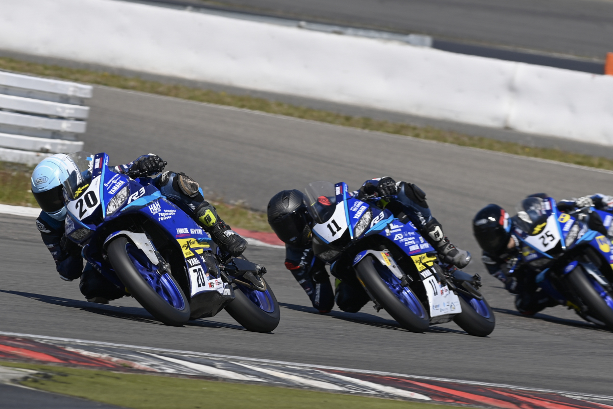 yamaha- nurburgring