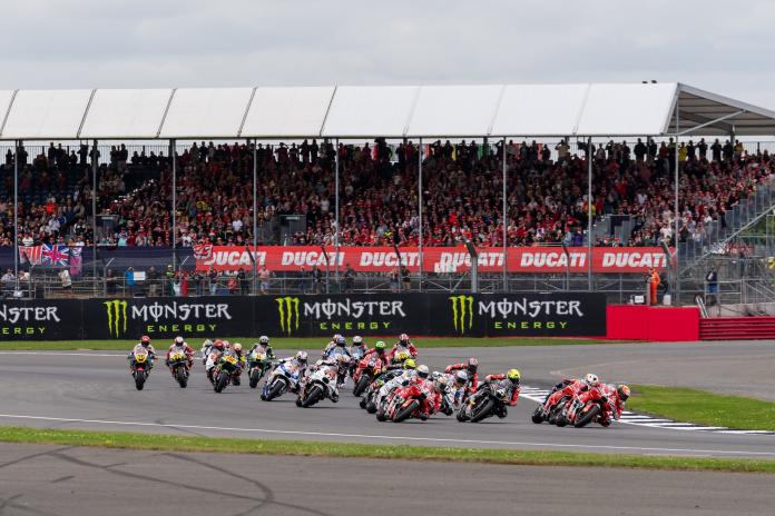 start-motogp-race-silverstone-2024