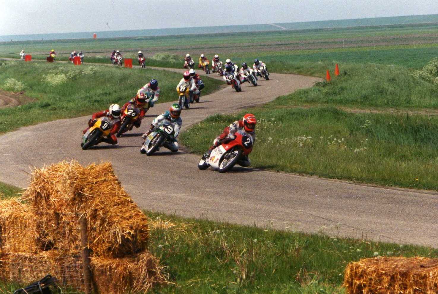 De bekende 'Slinger' van het stratencircuit van Eemshaven | foto© Henk Teerink