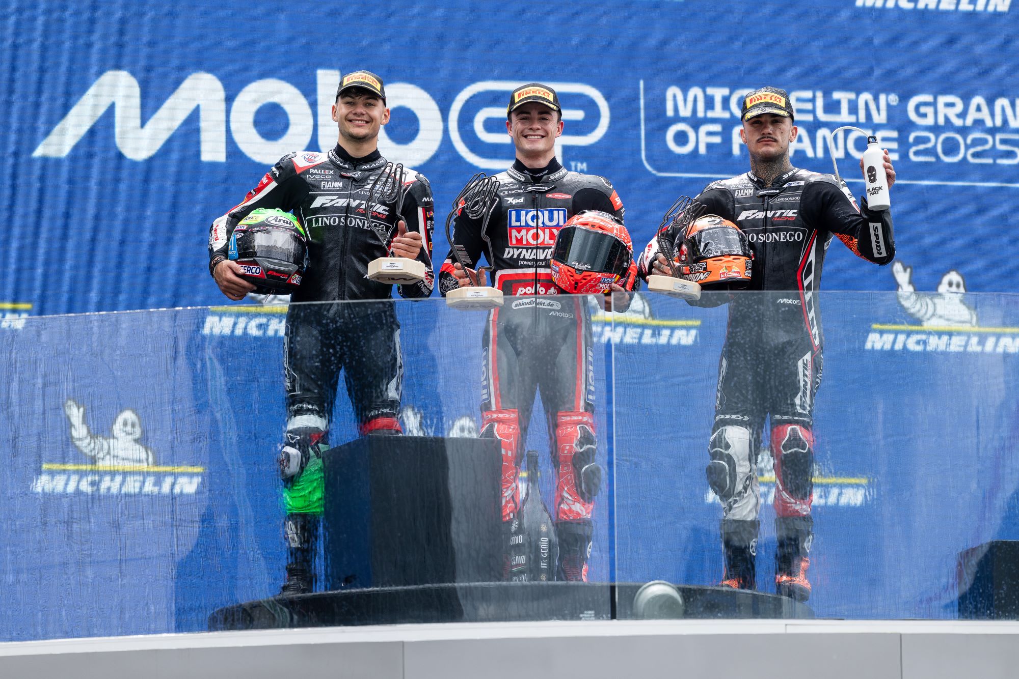 podium-m2