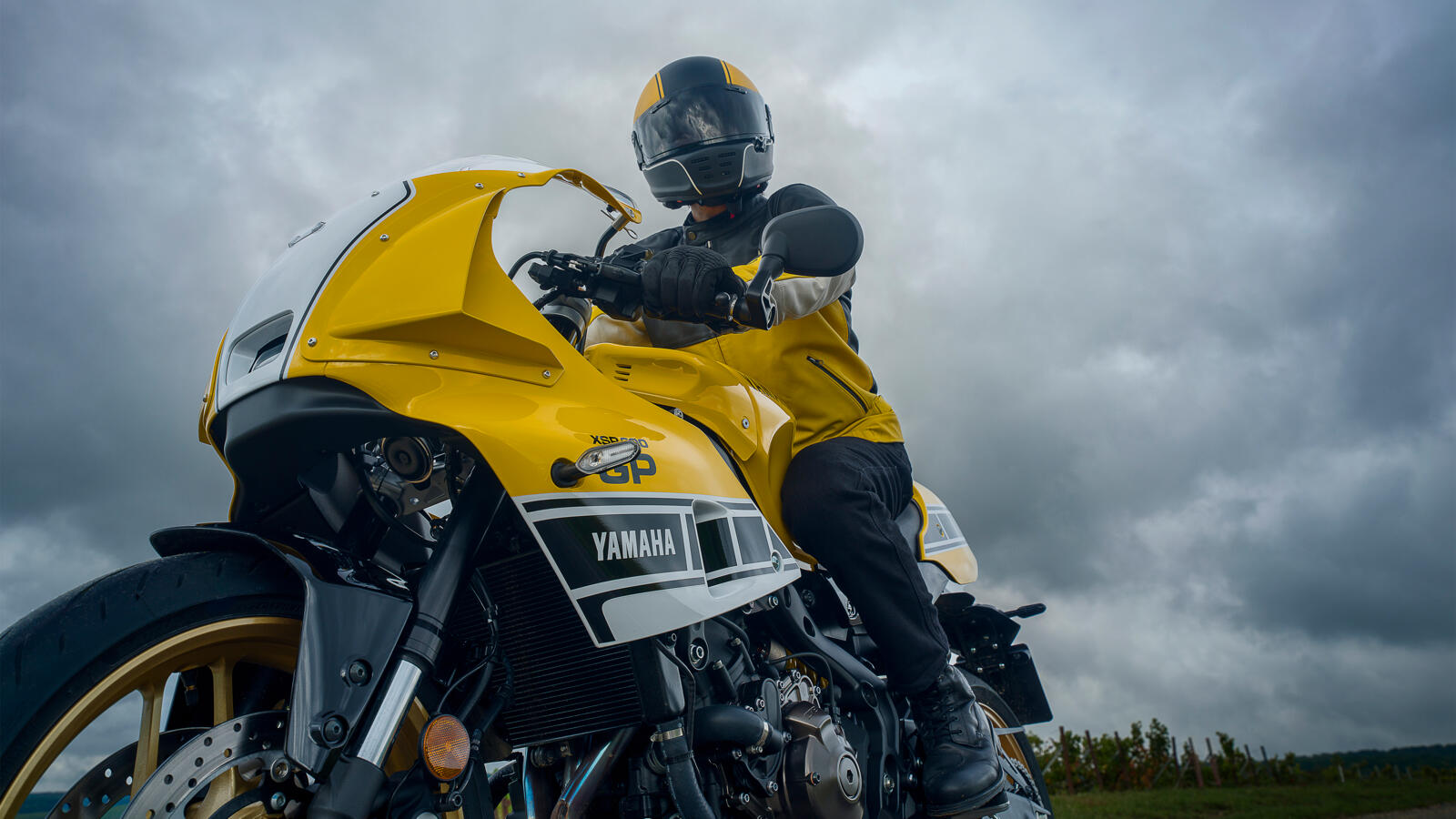 2026_YAM_XS850GP_EU_LRYS1_STA_006_03_preview