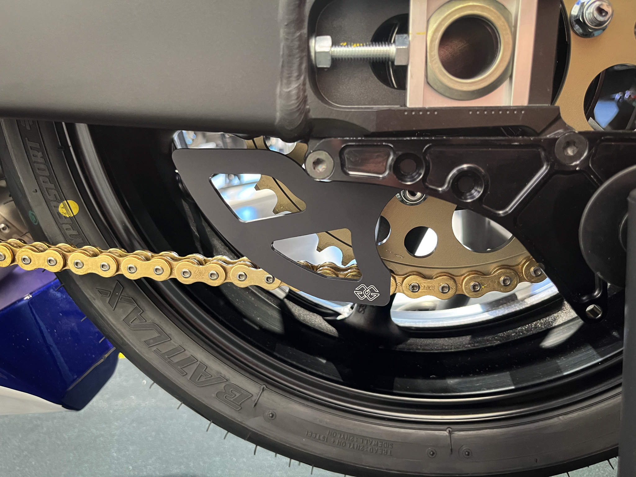 Crossplane YZF-R6 Horizontal-03