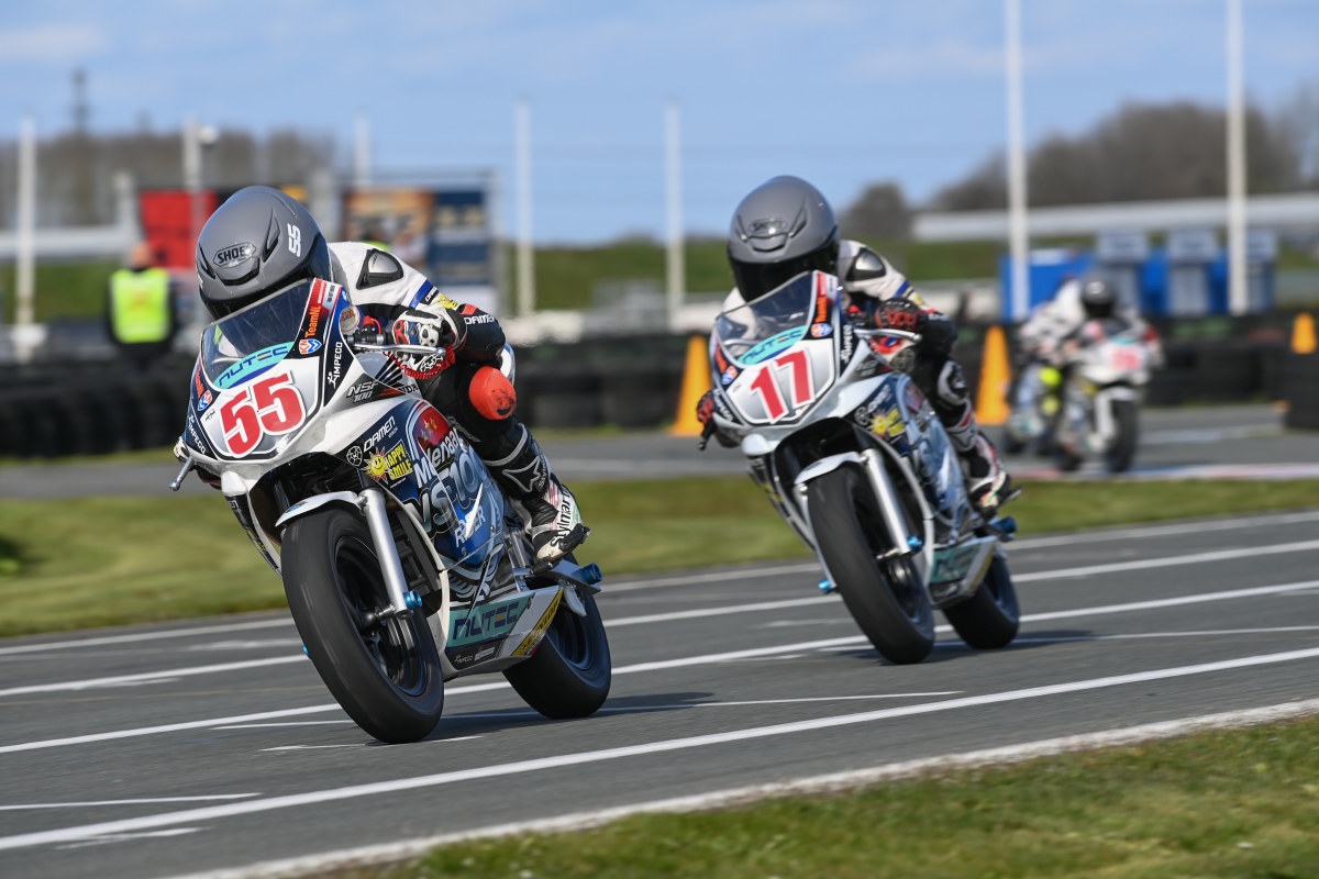 Molenaar NSF100 Cup | Evan Ruitenberg pakt eerste dagzege van 2026 in Assen