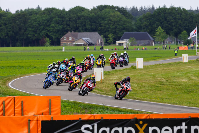 Start Superbike-race Hengelo GLD in 2025 | foto© Damon Teerink