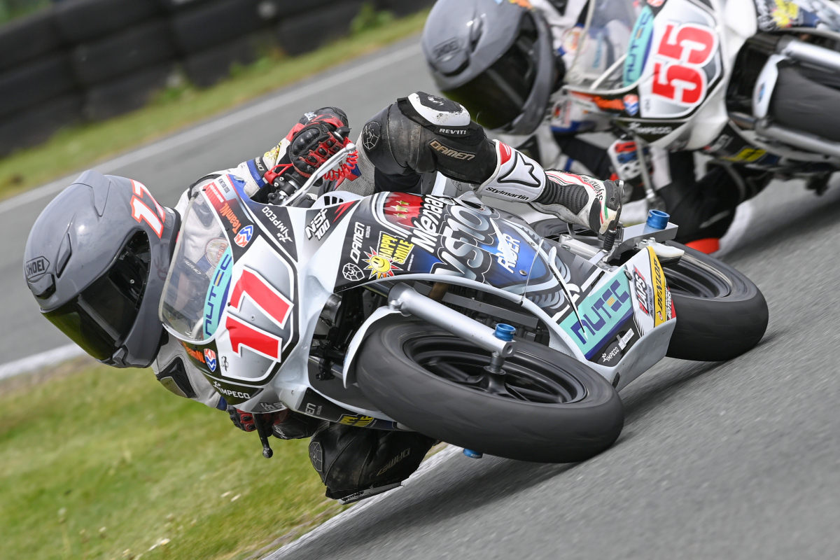 Molenaar NSF100 Cup | Jesse Koelewijn slaat dubbelslag in Assen en neemt leiding over