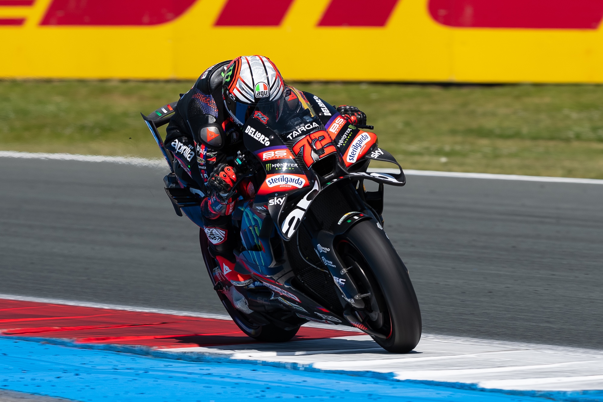 Bezzecchi voert Aprilia dubbel aan tijdens Practice in Assen, stevige crashes voor Aldeguer en Alex 