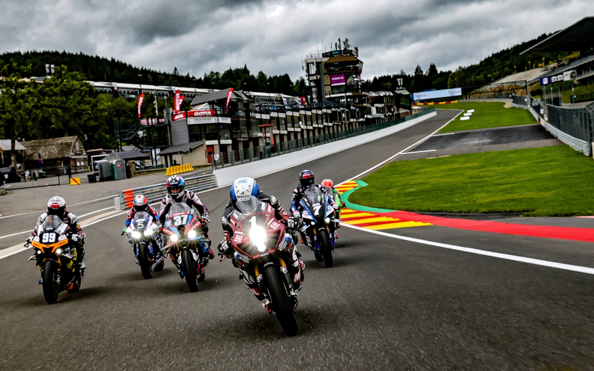 8-hours-of-spa-motos