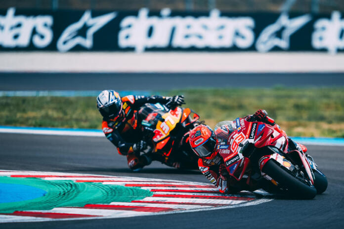 Marc Márquez (93) en Pedro Acosta (37) | foto© MotoGP