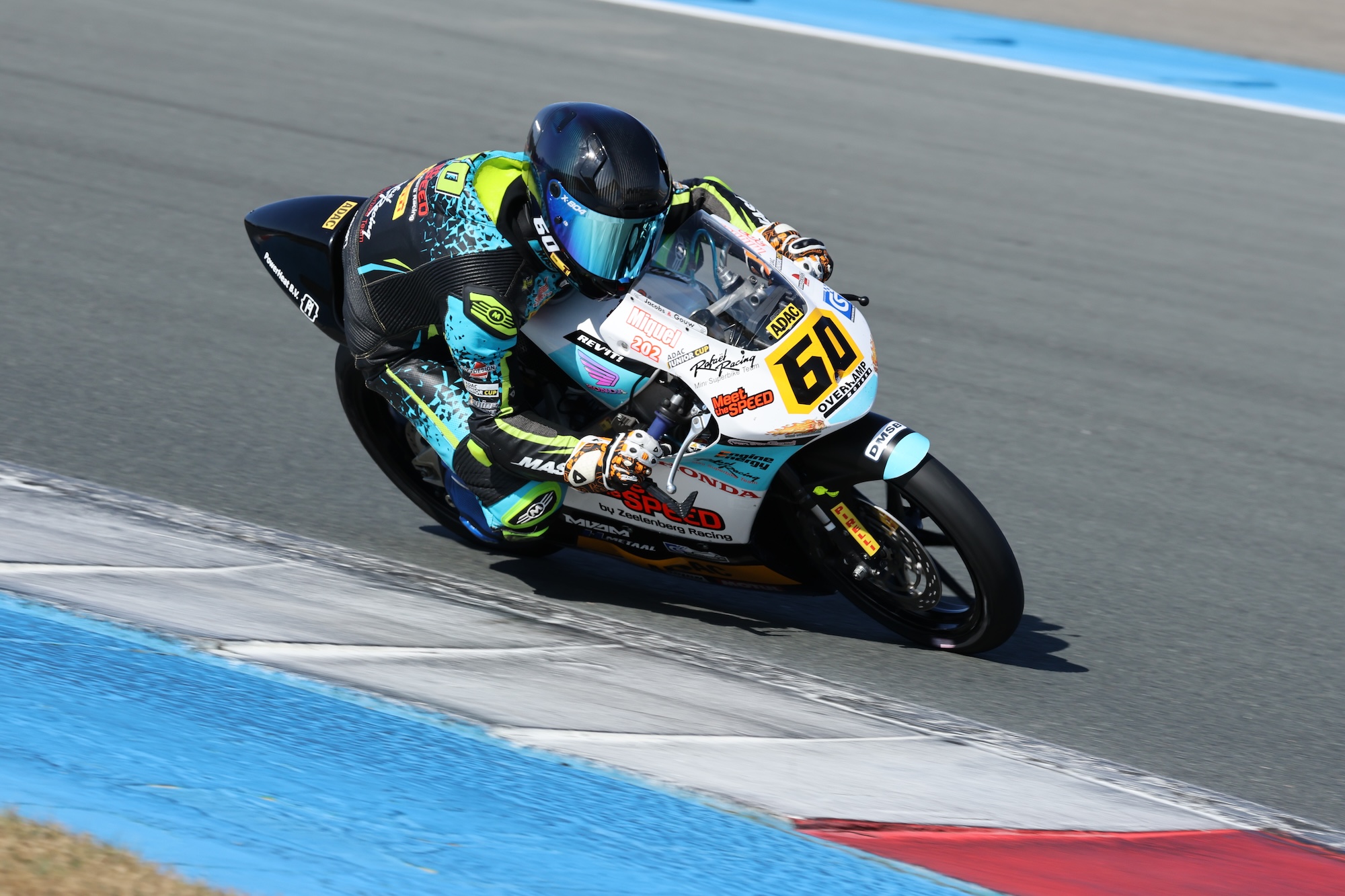 Miquel Sinke schittert op TT Circuit Assen met twee toptien finishes