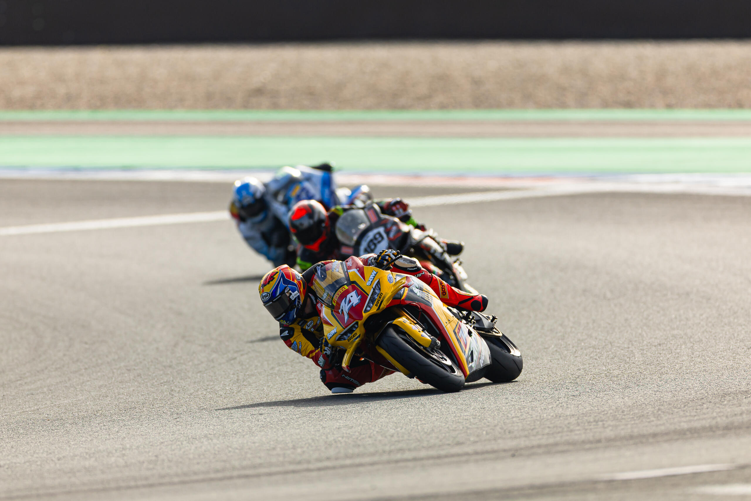 Van Sikkelerus wint in BeNeLux Trophy, Team Streuer zesde en achtste in World Sidecars tijdens BSB A