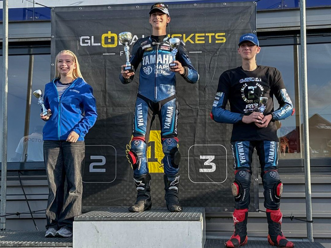 Jur Veltink behaalt eerste dagzege Yamaha R125 Cup in Assen